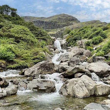 Juniper Lodge, District Shepherd Hut With Hot Tub Dom wakacyjny *