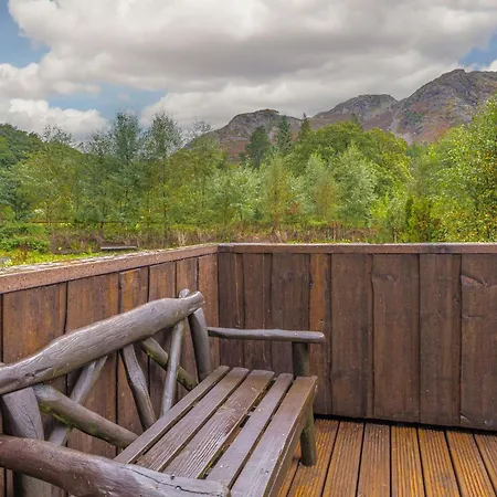Juniper Lodge, District Shepherd Hut With Hot Tub Coniston