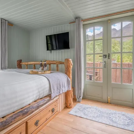 Juniper Lodge, District Shepherd Hut With Hot Tub Dom wakacyjny