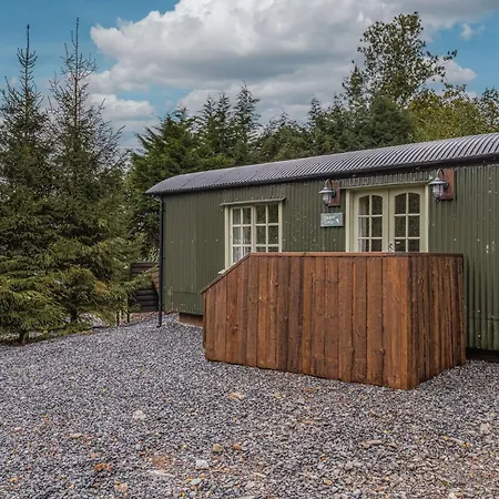 Feriehus Juniper Lodge, District Shepherd Hut With Hot Tub Coniston