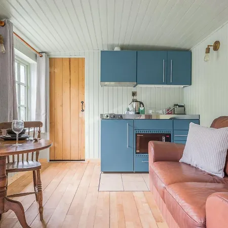 Tatil Evi Juniper Lodge, District Shepherd Hut With Hot Tub